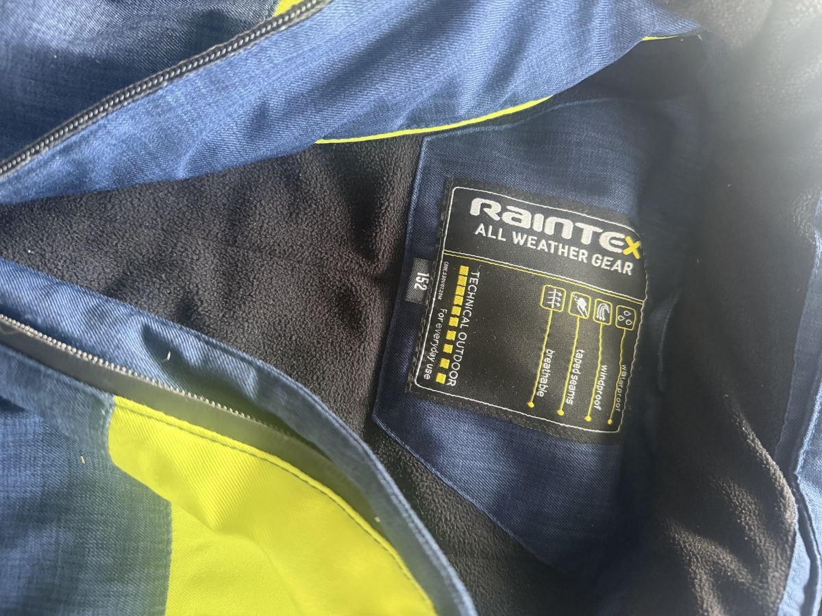 Vestes & Manteaux: Winterjacke Raintex Gr. 152, – D'occasion à Feldbrunnen par cleo09 3