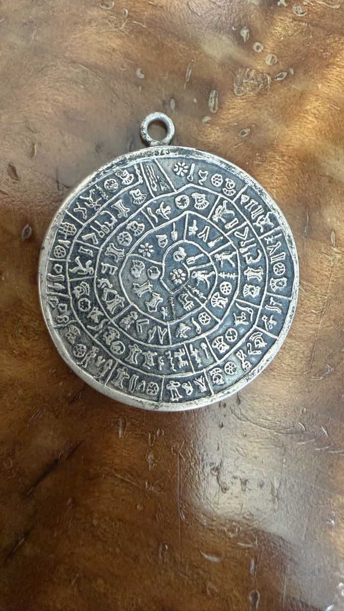 Ciondoli: Pendentif disque de Phaistos argent 925- pièce unique! – Usato da Collonges venduto da 2D_Collector