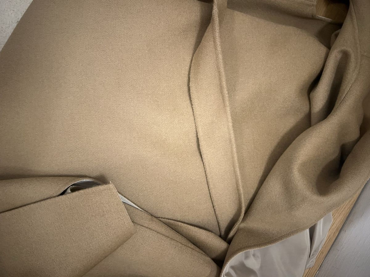 Max Mara Cappotti: WEEKEND MaxMara Ornati Weste Coat Camel Gr 34 – Nuovo (secondo la descrizione) da Ebmatingen venduto da dartim 4