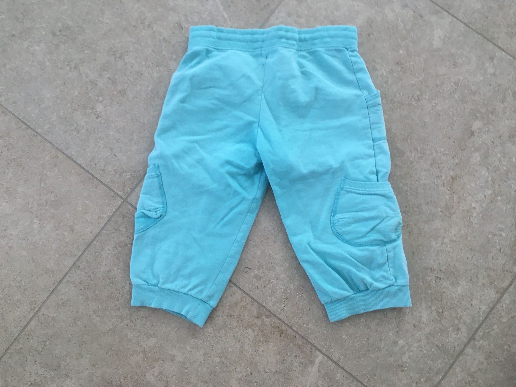 H&M Pantaloni: Tolle Sommer Bermuda, Gr. 134, super bequem! – Usato da Gächlingen venduto da Tara_devi 1