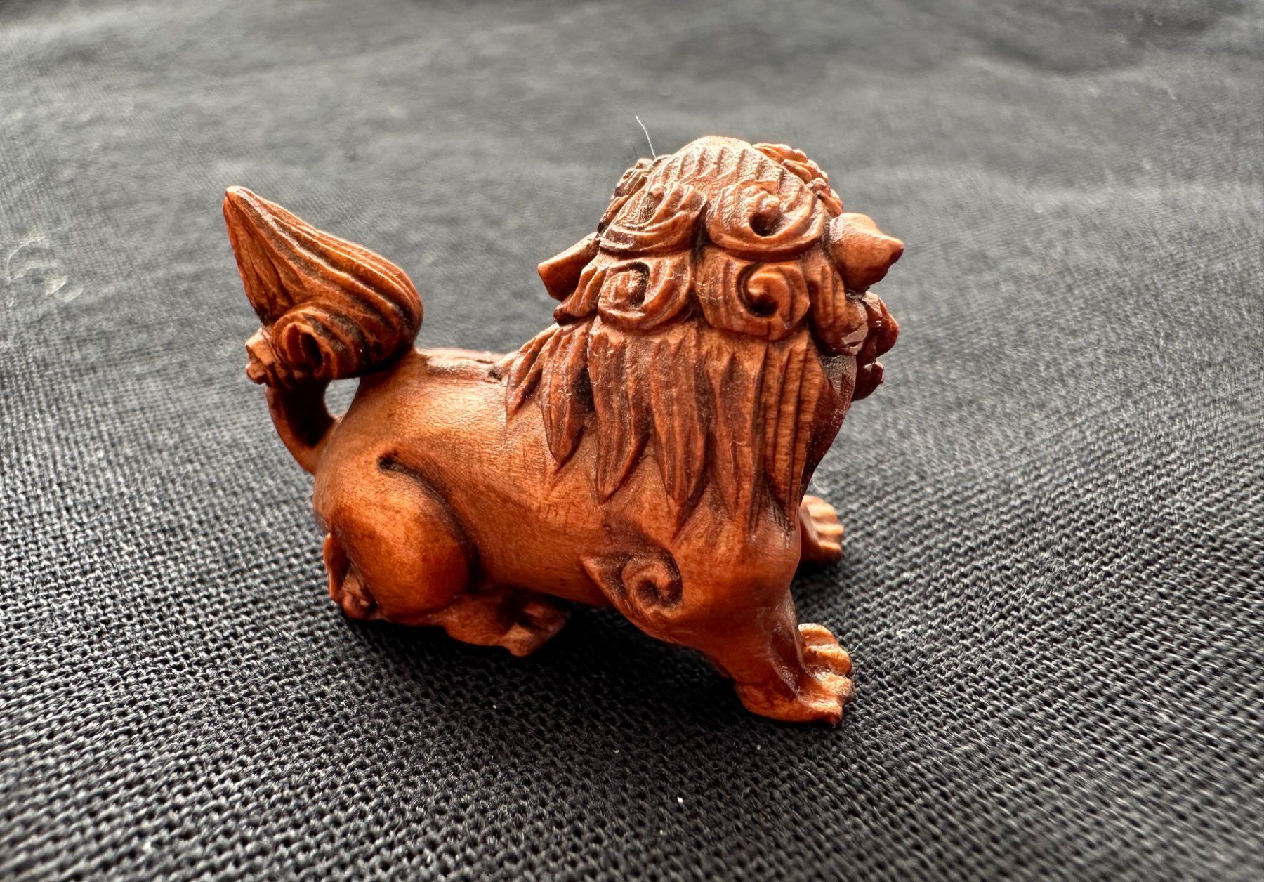 Statuette: Japan Netsuke Löwe signiert fein geschnitzt – Usato da Basel venduto da chinarh891 5