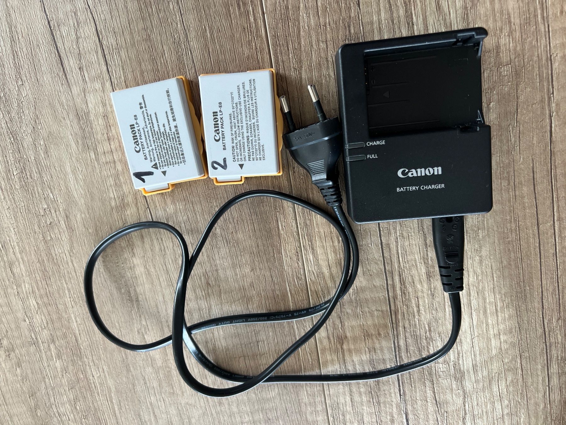 Canon Kamera: Canon EOS 600 D mit viel Zubehör – Gebraucht aus Rickenbach SZ von mueru54 5
