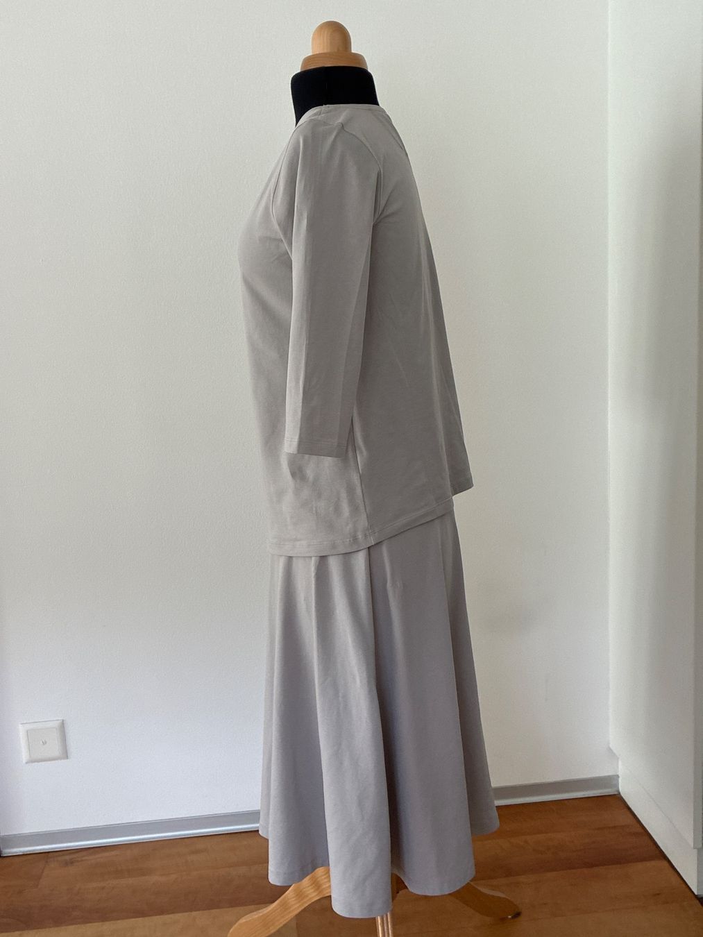 Costumi: Dreiteiler:  2 Shirts mit Rock von Enna – Usato da Davos Platz venduto da nanigl 1