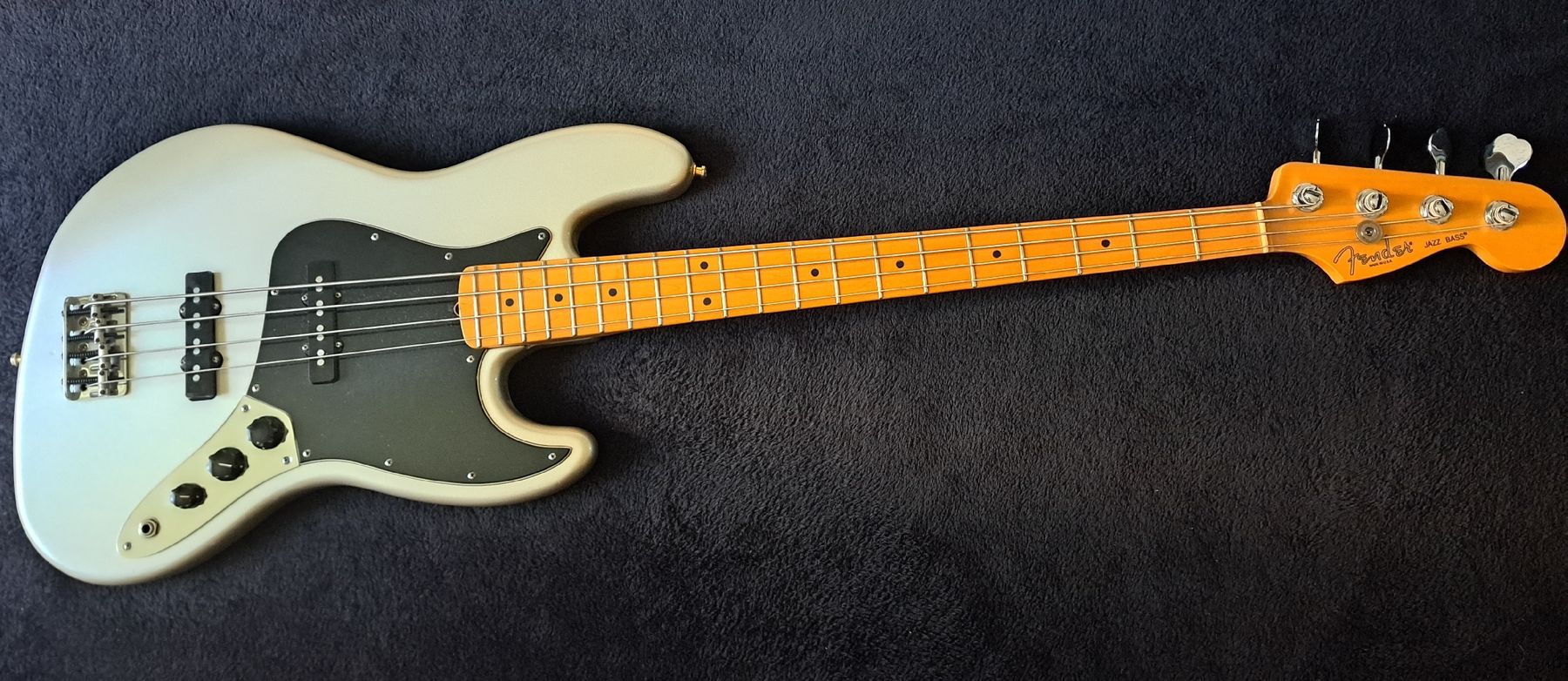 Fender Instruments de musique: Fender Jazz Bass  – D'occasion à Yverdon-les-Bains par ras_5ykt