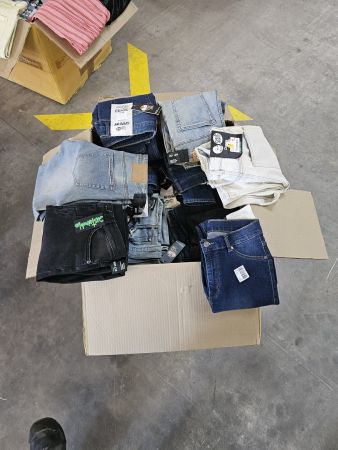 50 Paar Hosen NEU! Jeder Karton hat einen anderen Inhalt.