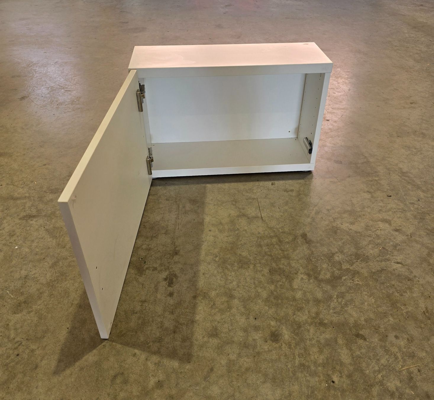 Armadi: Wandschrank, weiss – Usato da Sempach venduto da Fab0000 2