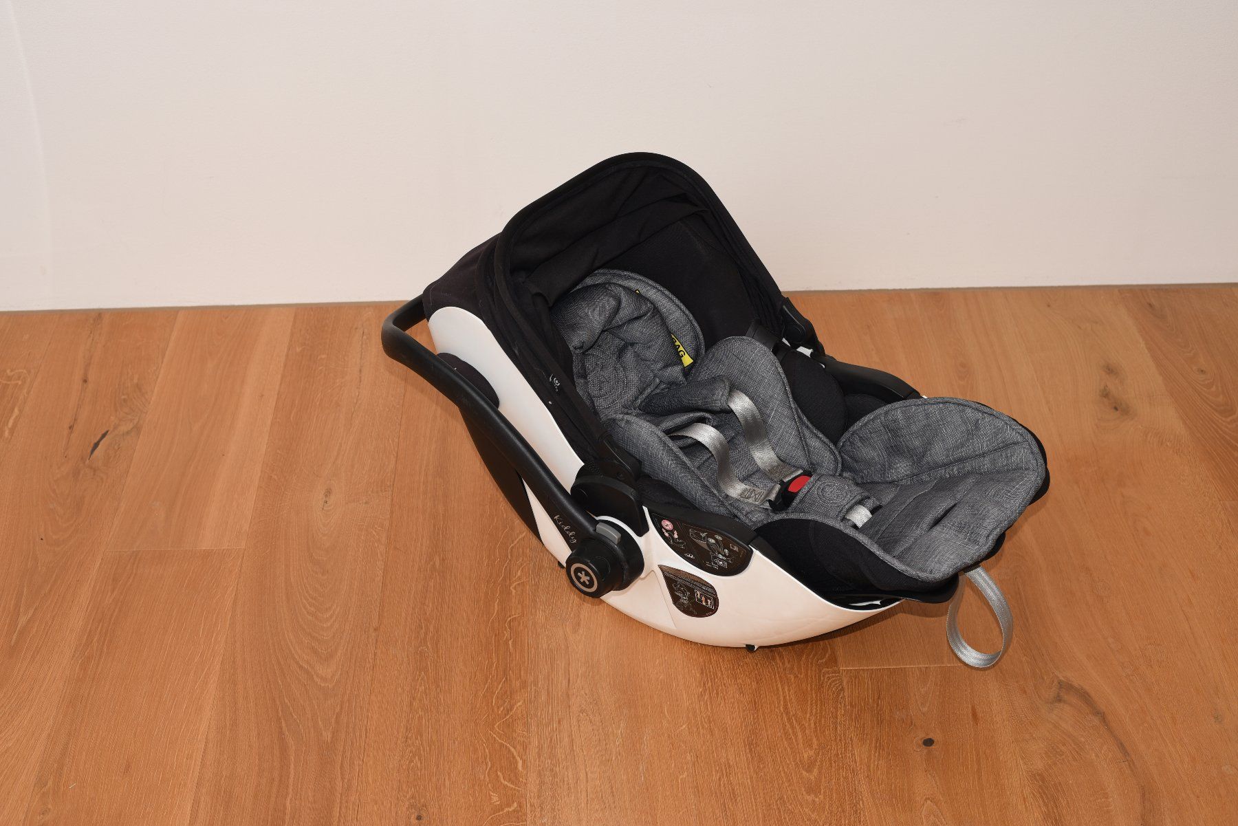 Kiddy Seggiolini per auto: Kiddy Evoluna i-Size 2 - Versand auf Anfrage – Usato da Langnau im Emmental venduto da markus76 2