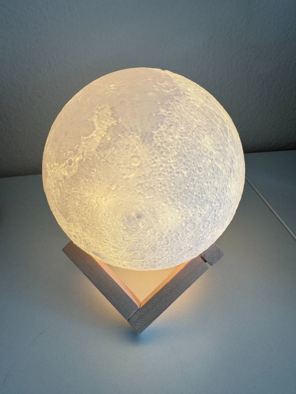 Lampade: Mondlampe mit Holzsockel – Usato da Zürich venduto da nikkotyze 1