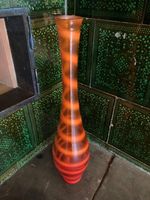 Vase mit Spiralen aus Glas rot orange