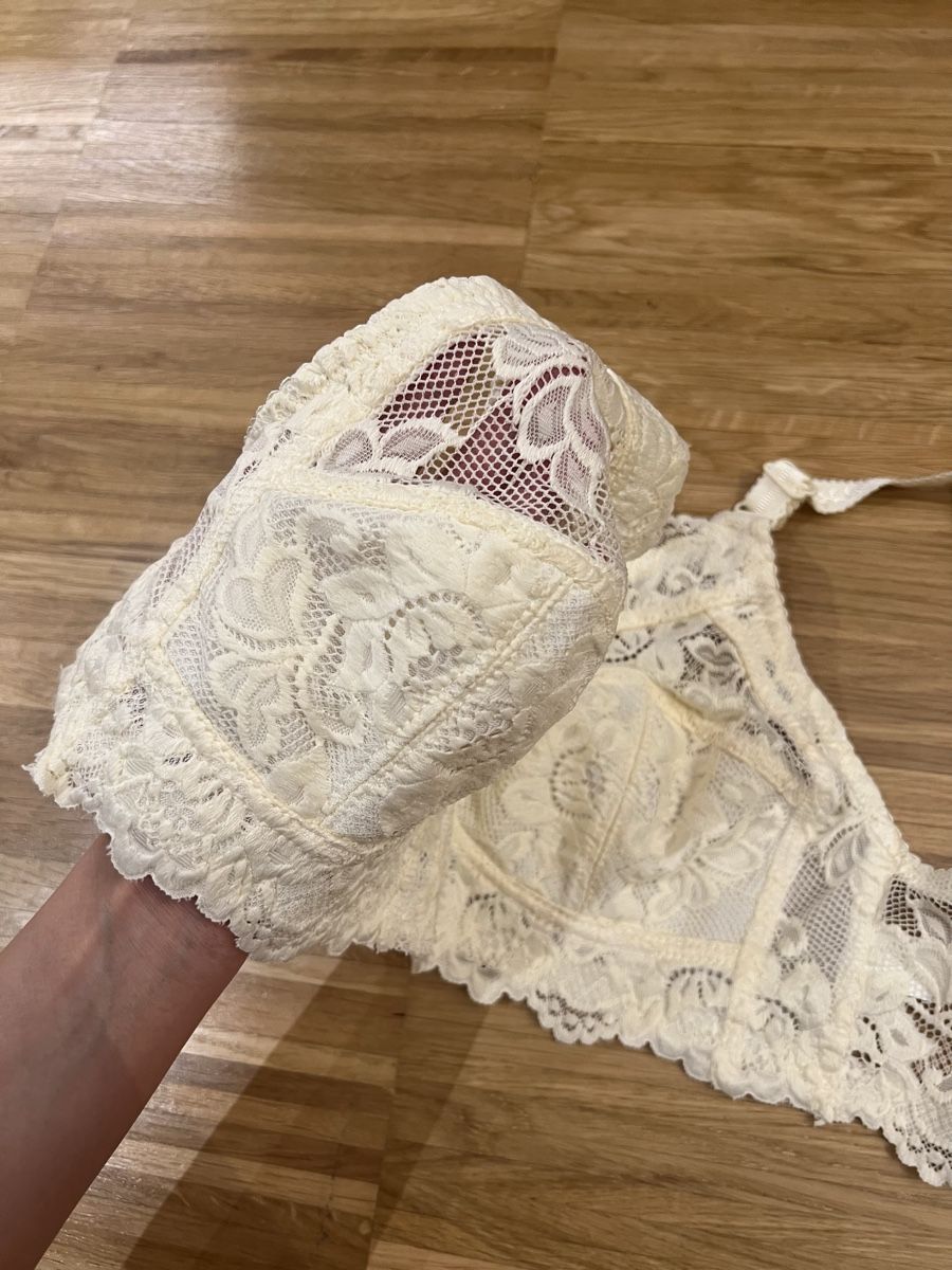 Altra biancheria intima: Beige Bra – Nuovo (secondo la descrizione) da Adliswil venduto da Marjin 1