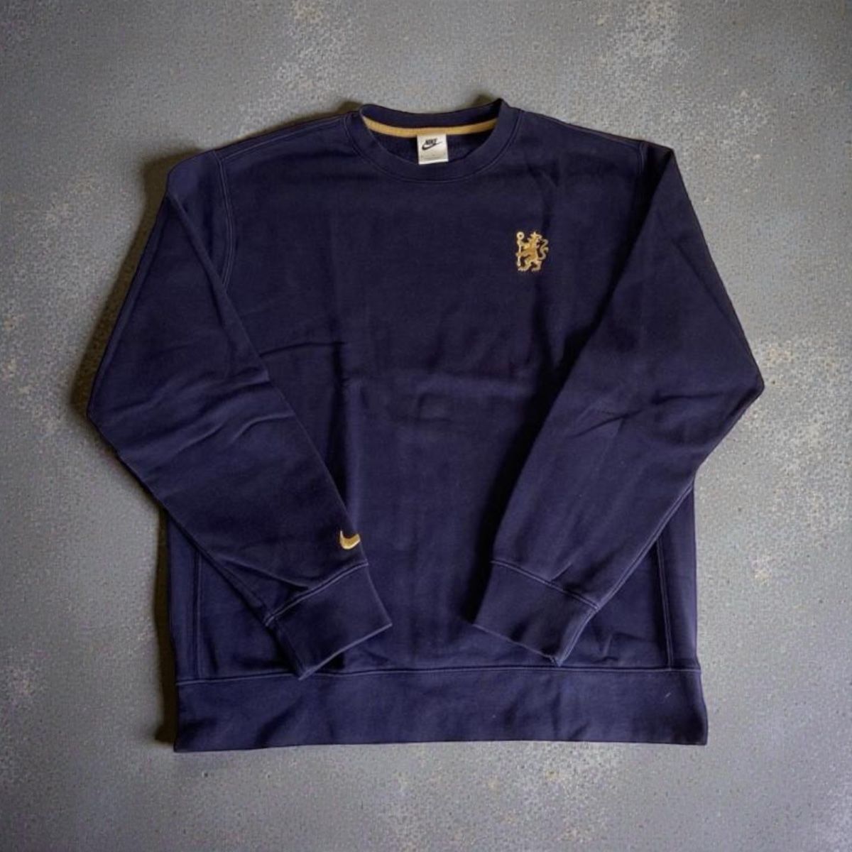 Nike Maglioni & Felpe: Nike Vintage Sweatshirt – Usato da Dornach venduto da R0VE