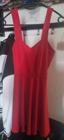 wunderschönes Rotes Kleid in grösse M 