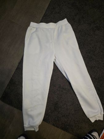 Jogginghose weiss in gebrauchtem Zustand mit Bündchen