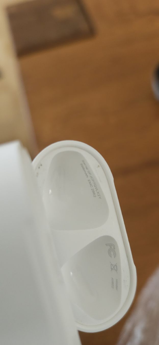 Apple Kopfhörer: Apple AirPods A1602 – Gebraucht aus Embrach von georgiana 2