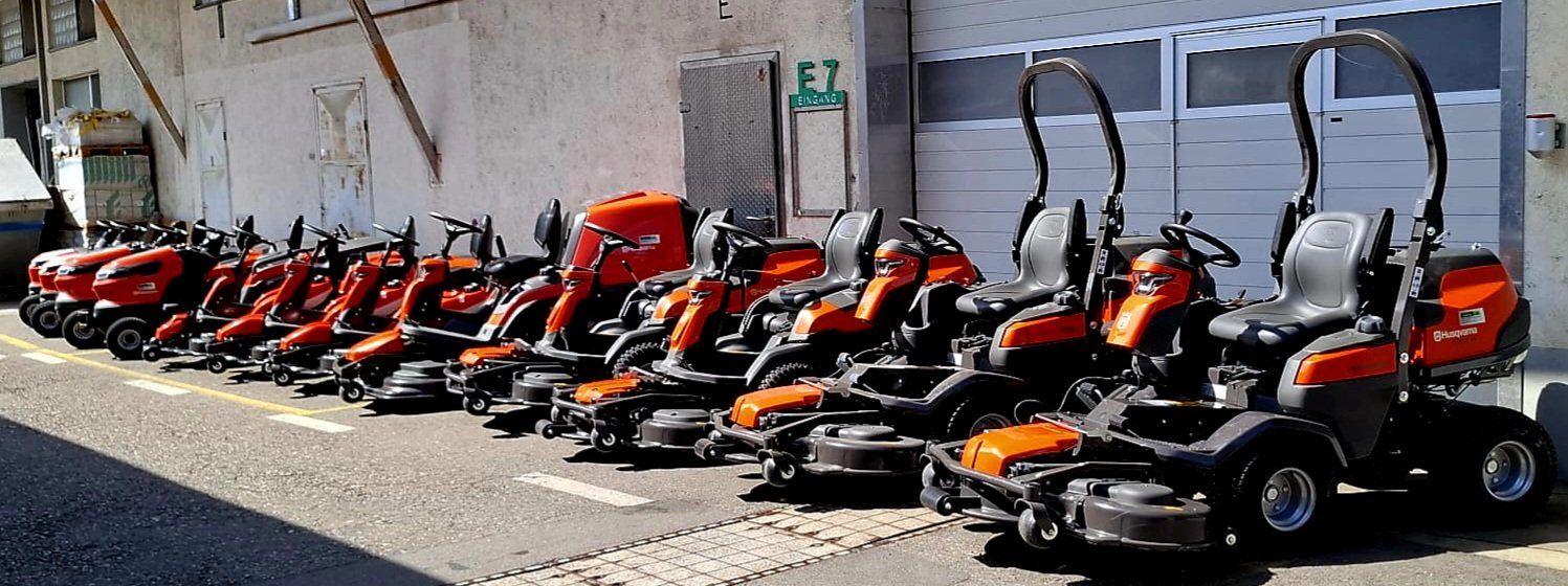 Husqvarna Tondeuses à gazon: Rasentraktor Husqvarna TC220T – Neuf avec emballage d'origine à St. Gallen par BGT02 7