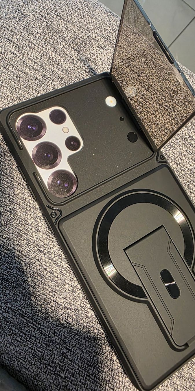 Samsung Cover & Protezioni schermo: Samsung S24 Ultra Hülle Schwarz – Nuovo e nell'imballaggio originale da Einsiedeln venduto da Acodi3004 2