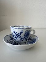 Mokkatasse Meissen mit Unterteller, blaues Zwiebelmuster