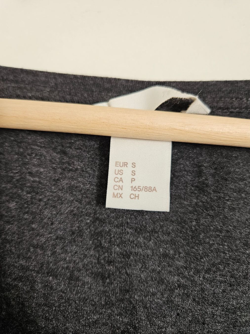 T-shirt: Long-Shirt Gr.S dunkelgrau – Usato da Schaffhausen venduto da sabrina915 1