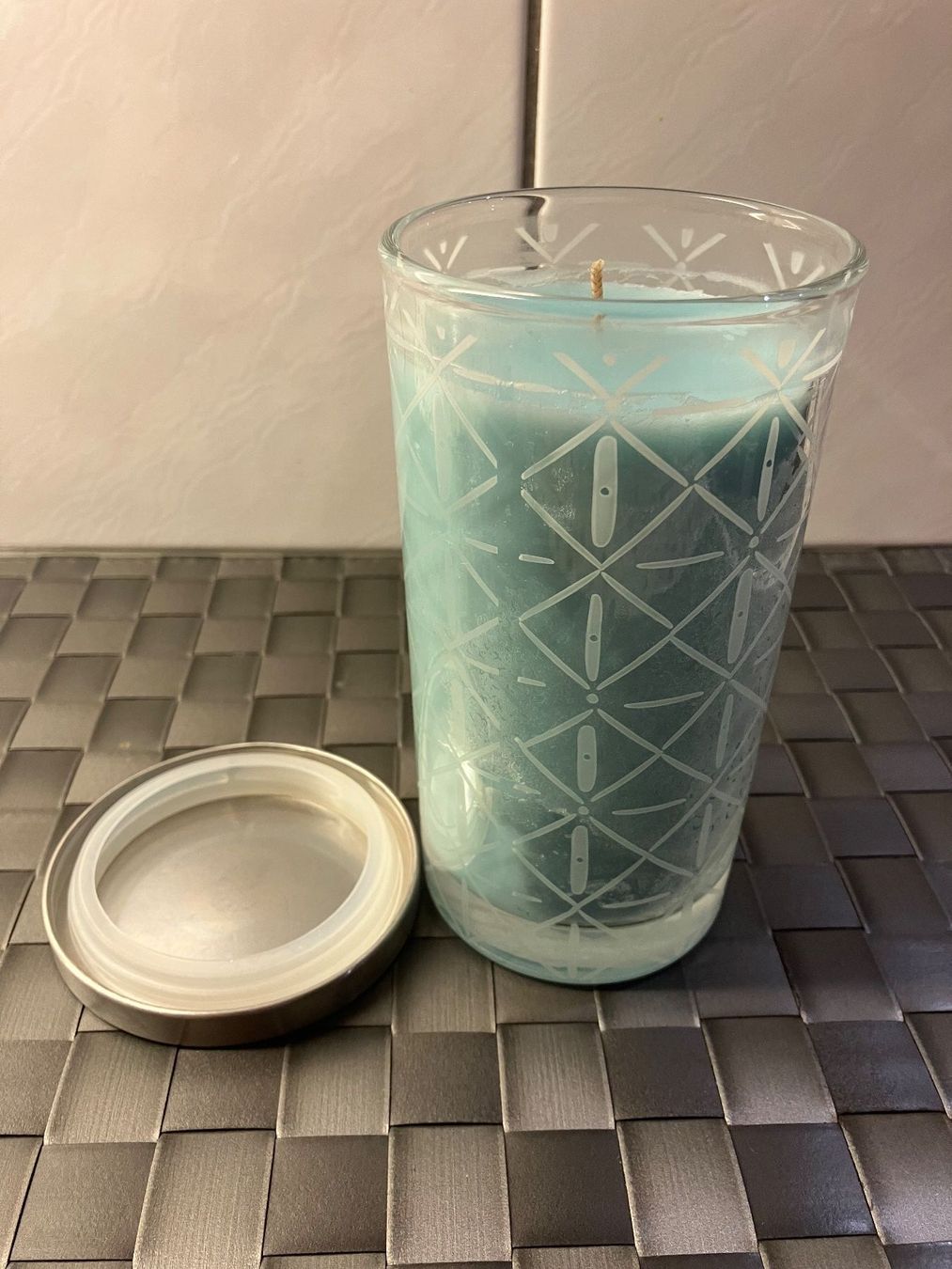 Candele: Kerze im Glas, hellblau, mit Deckel, neu – Nuovo (secondo la descrizione) da Basel venduto da ampra2276 1