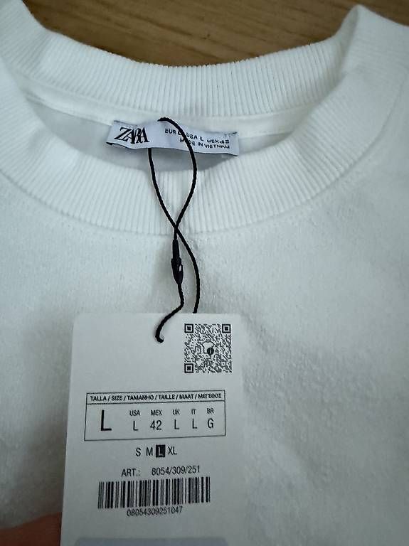 Pullover & Sweatshirts: Zara Pullover Weiss  – Gebraucht aus Basel von alu_l9s8 1