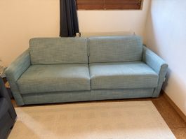Schlafsofa hellblau (mit Flecken)