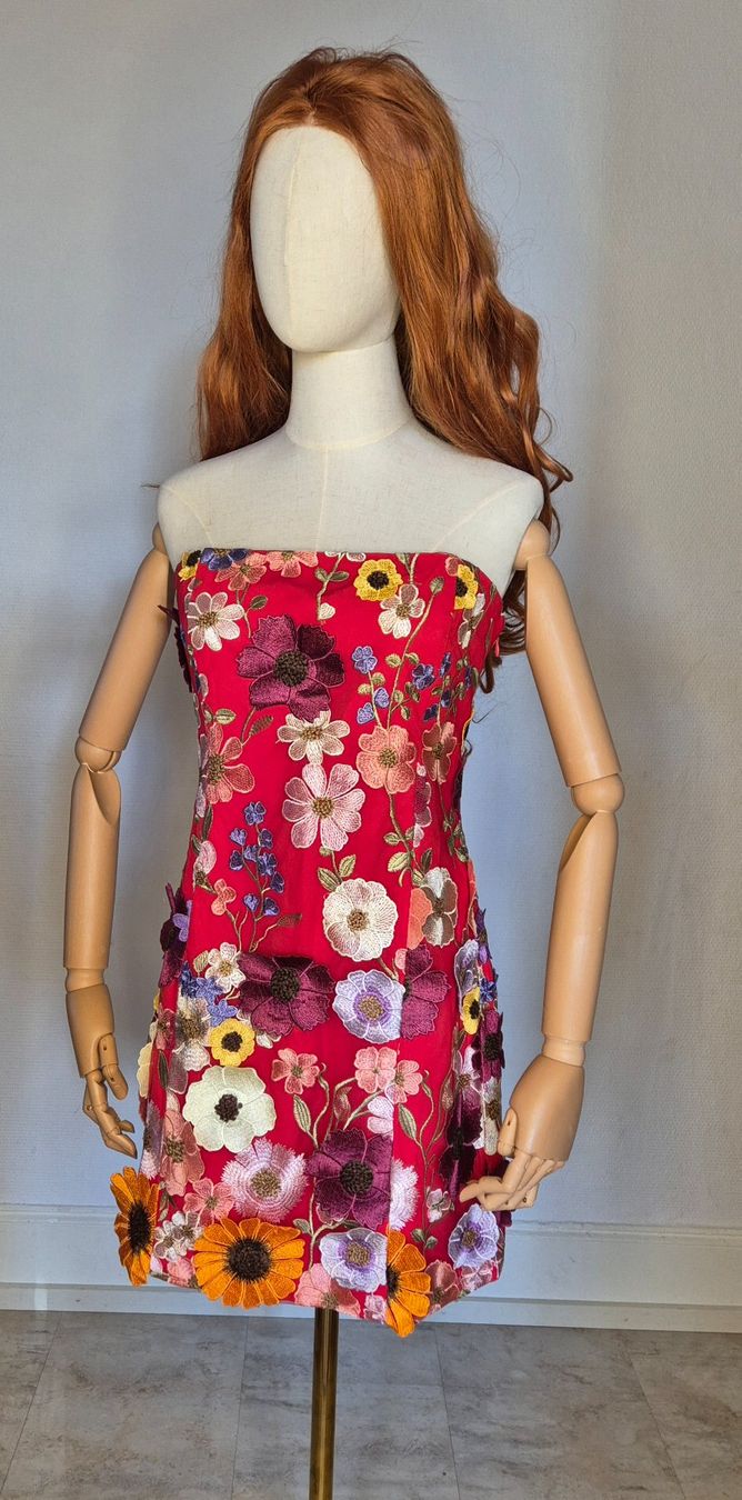 Kleider: Geblümtes Kleid Endless Rose – Gebraucht aus Leissigen von ali_k9v8
