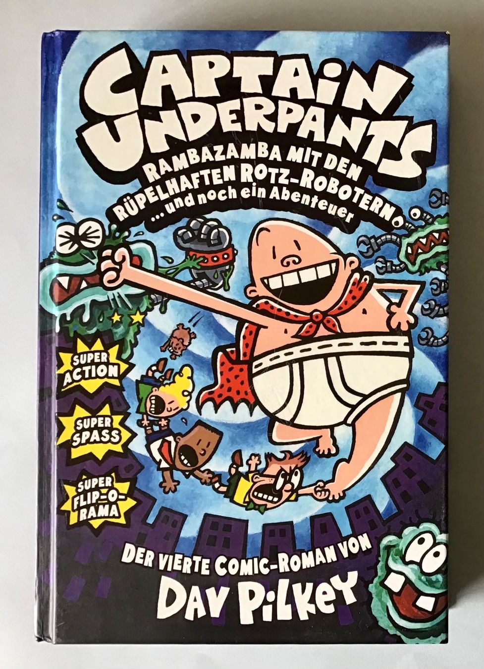 Libri: vierter Comik Roman von Dav Pilkey: CAPITAIN UNDERPANTS – Nuovo (secondo la descrizione) da Bubendorf venduto da Alpenheidi