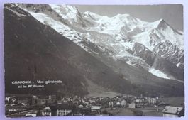 Chamonix - Vue générale et le Mt. Blanc