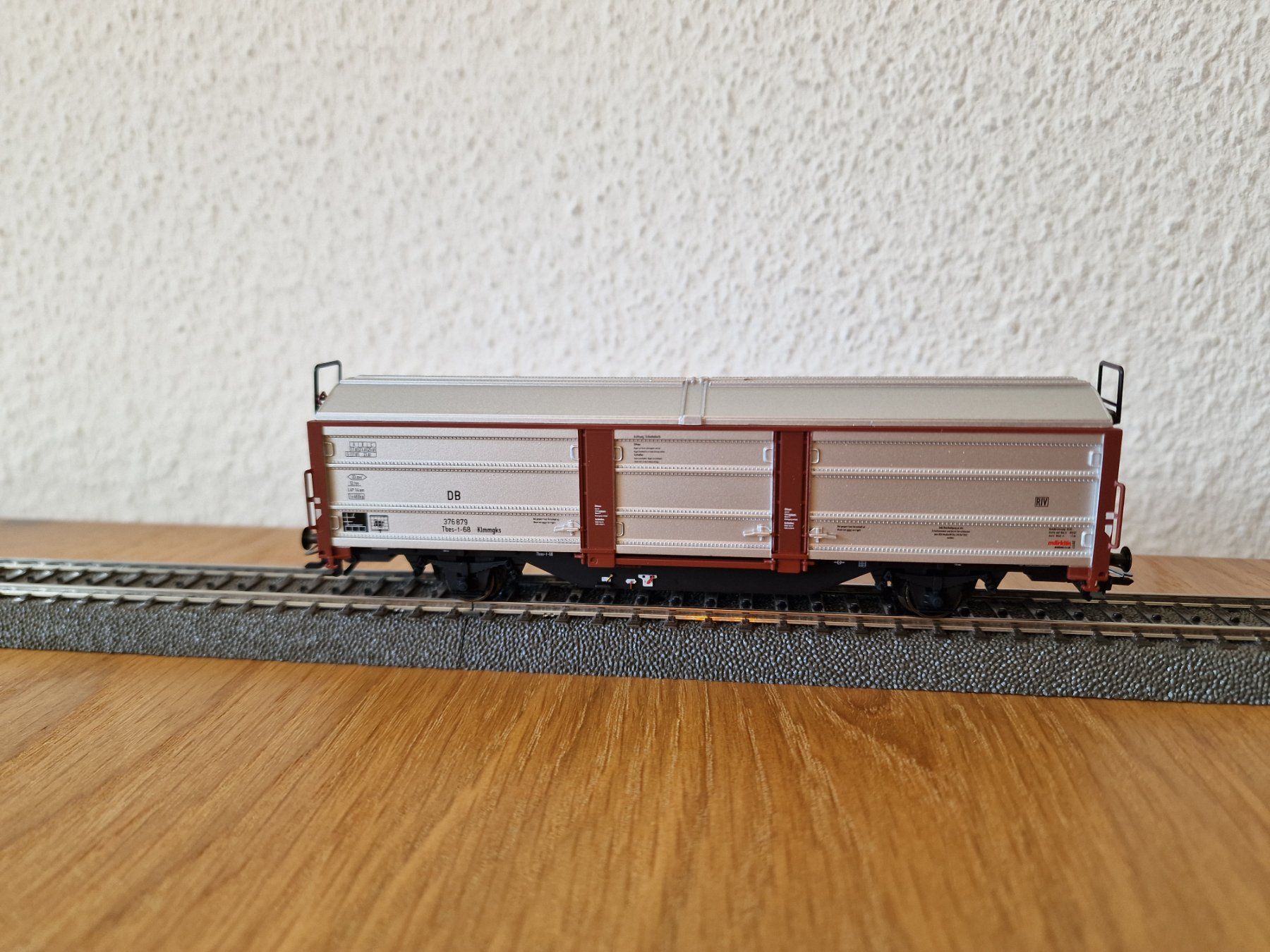 Märklin Modellini di ferrovie: DB Schiebedachgüterwagen H0 – Usato da Matten b. Interlaken venduto da lor_hr9w