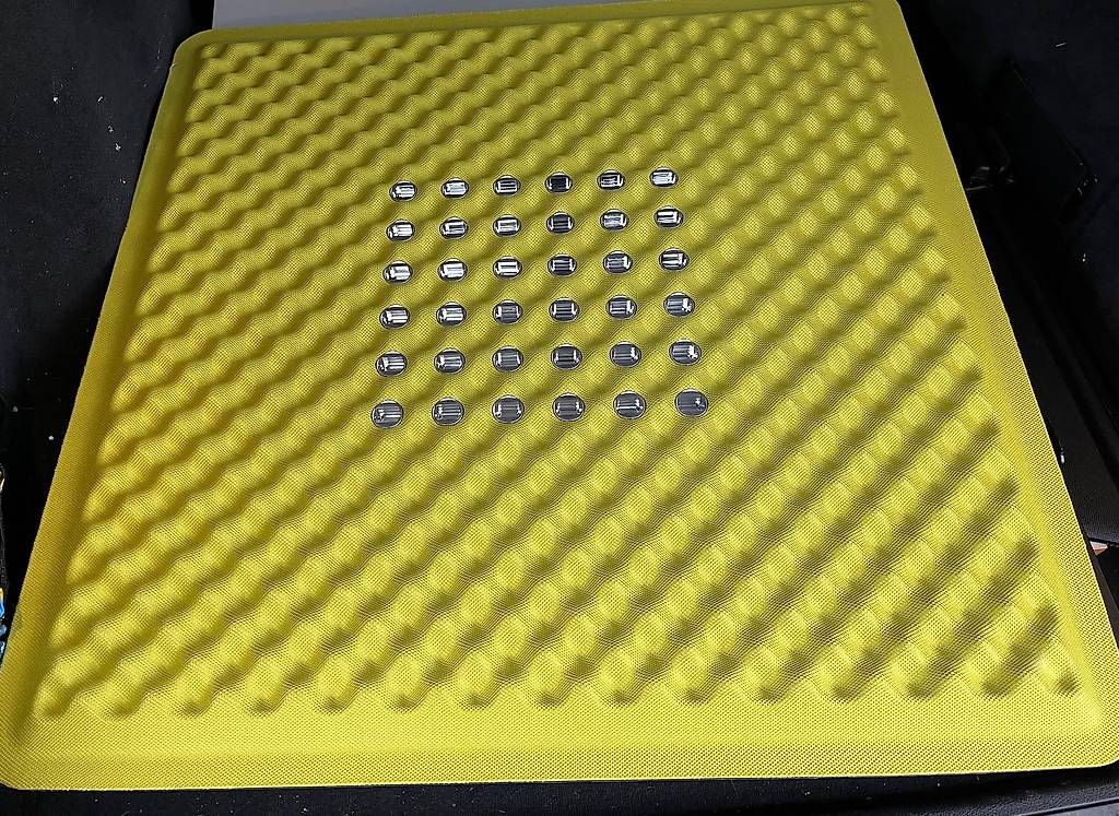 Kronleuchter & Deckenlampen: Schalldämpfende Hängelampe Eggboard – Gebraucht aus Hochdorf von pce_g9vx