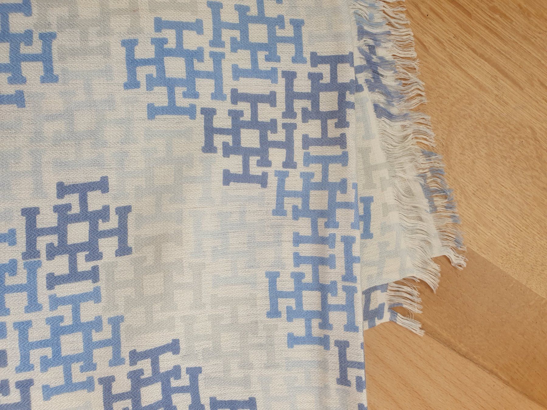 Hemisphere Foulard & Sciarpe: HEMISPHERE, Kaschmir/Seide – Nuovo (secondo la descrizione) da Lausanne venduto da Robino777 2