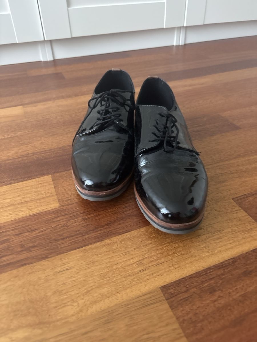 Chaussures femmes: Schwarze Lackleder  Grösse 40 – D'occasion à Nänikon par Caro8989 1