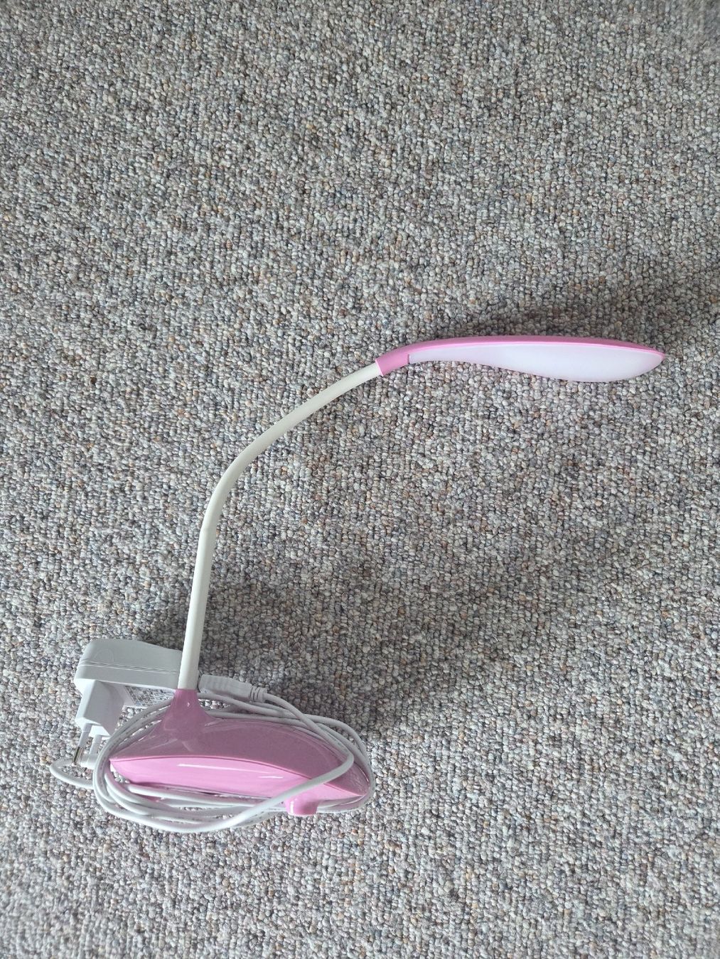 Lampade: Bürotischlampe LED Pink flexibel mit USB neu – Nuovo (secondo la descrizione) da Elgg venduto da Darkvoid1991
