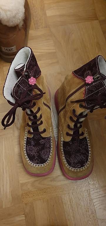 Scarpe per ragazze: Schöne Mädchen Stiefel.Gr.34 – Usato da Urtenen-Schönbühl venduto da vok_qw7w