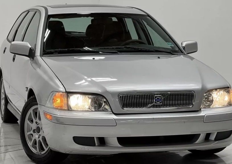 Volvo Tutti pezzi di ricambio auto: Restposten Teile Volvo V40 -2004 – Usato da Horn venduto da aCtutoNR