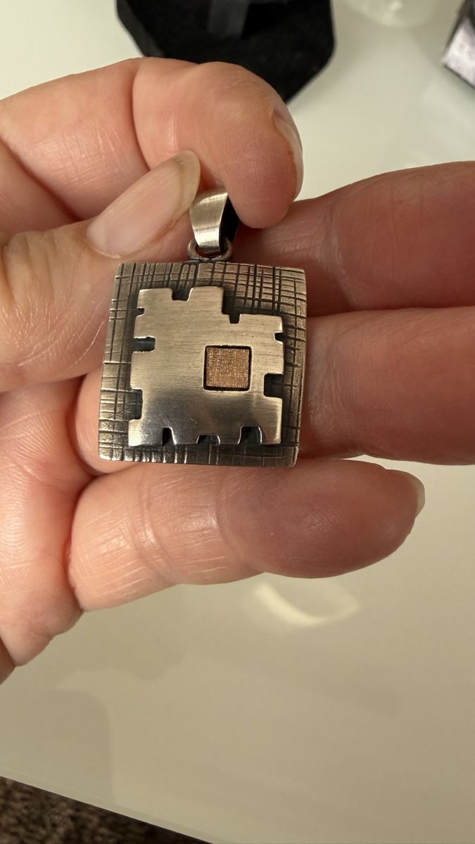 Pendentifs: Geometrischer Silberanhänger – Neuf avec emballage d'origine à Ebikon par Leonidas2 1