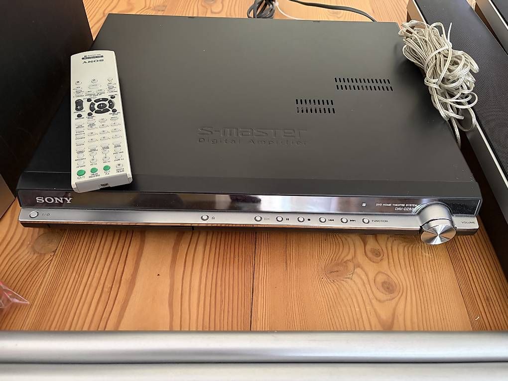 Sistemi audio & multimediali: Sony surround System CD, DVD, Bluetooth, Radio – Usato da Basel venduto da Elsteiner 1