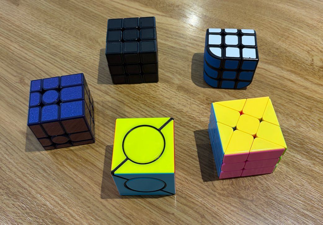 Giocattoli: Rubiks Cube Set – Usato da Blonay venduto da eeplank