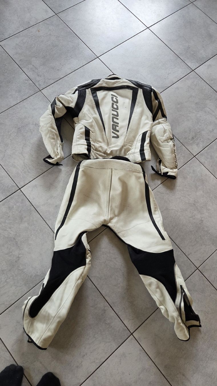 Vanucci Giacche: Vanucci Motorrad Lederkombi Gr. 50/48 - Unfallfrei – Usato da Ebnet venduto da maninator210 1