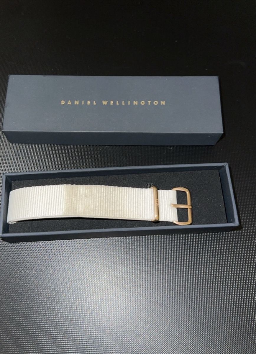 Daniel Wellington Bracciali & Braccialetti: Armbanduhr weiss Daniel Wellington GEBRAUCHT – Usato da Oftringen venduto da tola19