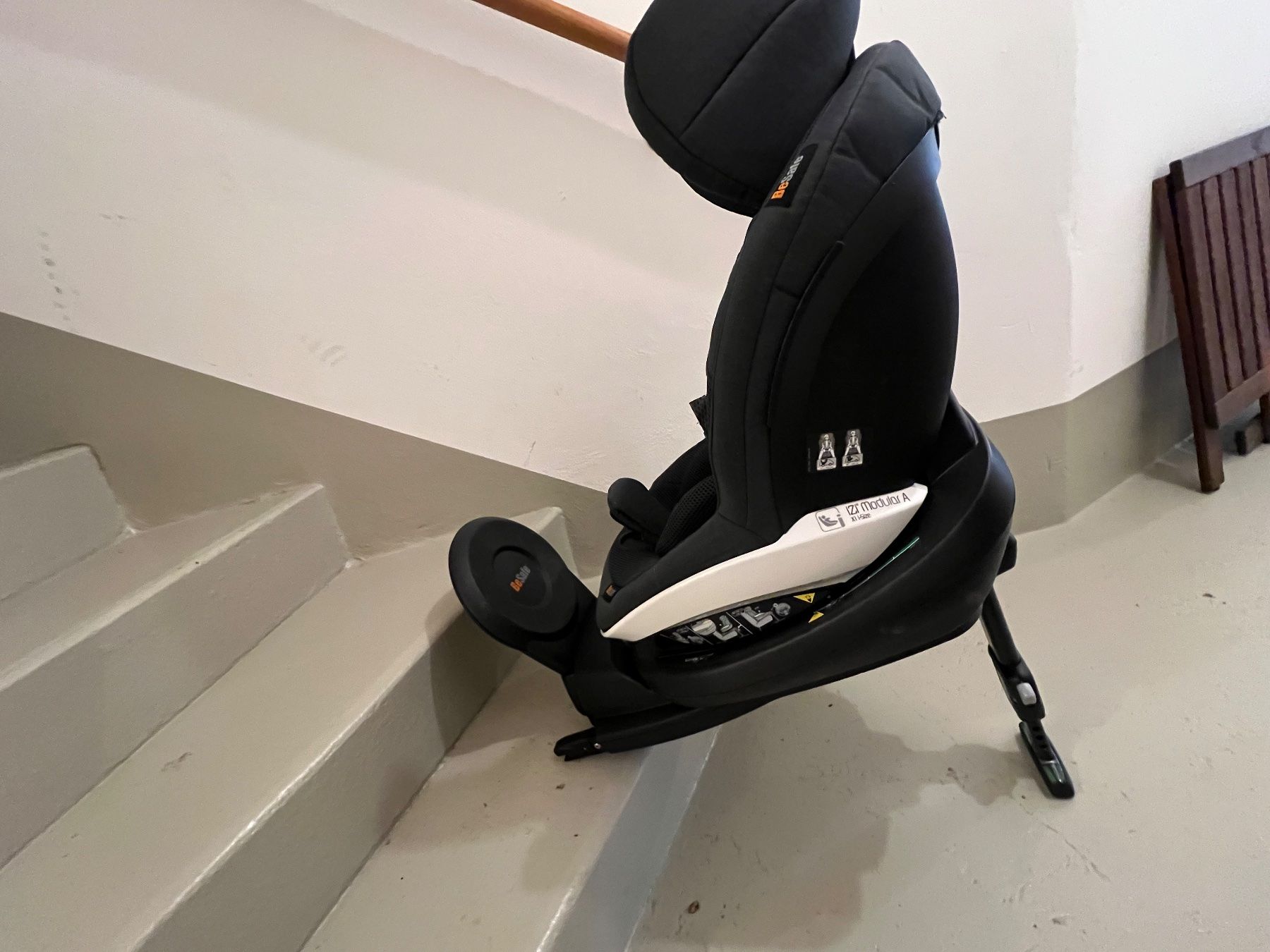 Seggiolini per auto: Besafe izi Modular Sitz und I-Size Base ISO FIX – Usato da Bern venduto da Torshov 3