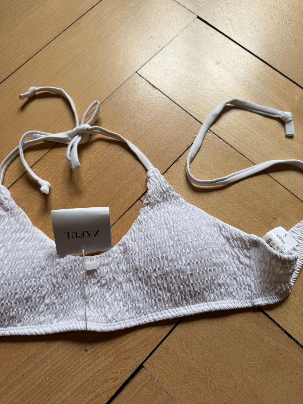 Zaful Badekleider & Bikinis: ZAFUL - Bikini Oberteil weiss S – Neu und originalverpackt aus Zürich von Diazaio 1