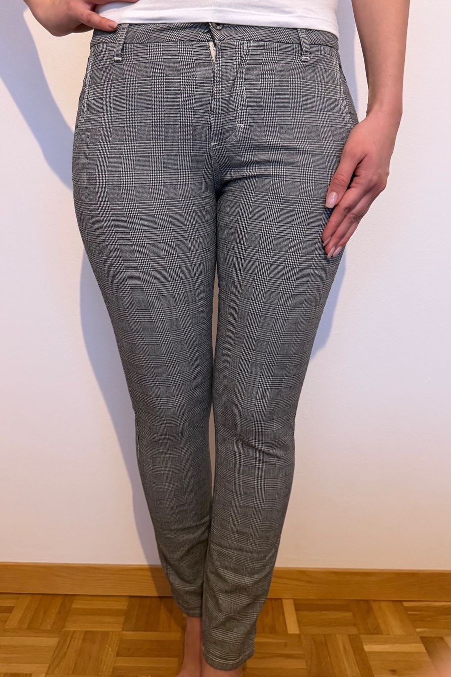 Please Jeans Pantaloni: Please Hose, Gr. XS, Grau/Schwar – Usato da Kriens venduto da MeinKleiderschrank