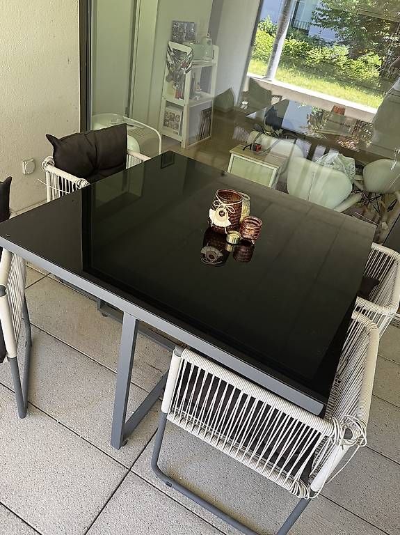 Tavoli: GRATIS Glass Top Black Outdoor Table – Usato da Jona venduto da amy_pjw