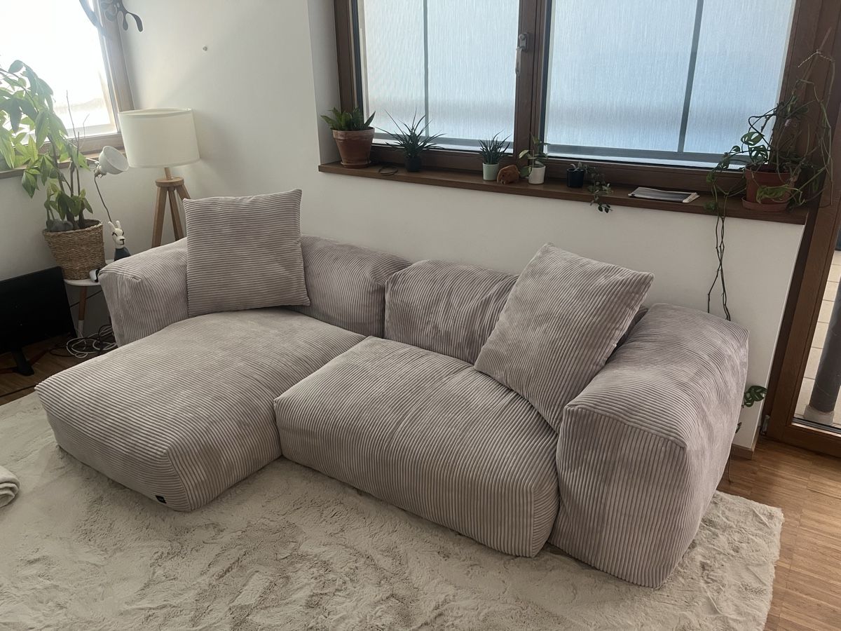 Vetsak Divani: Vetsack Sofa (cord velour) – Nuovo (secondo la descrizione) da Basel venduto da mel_yh7x