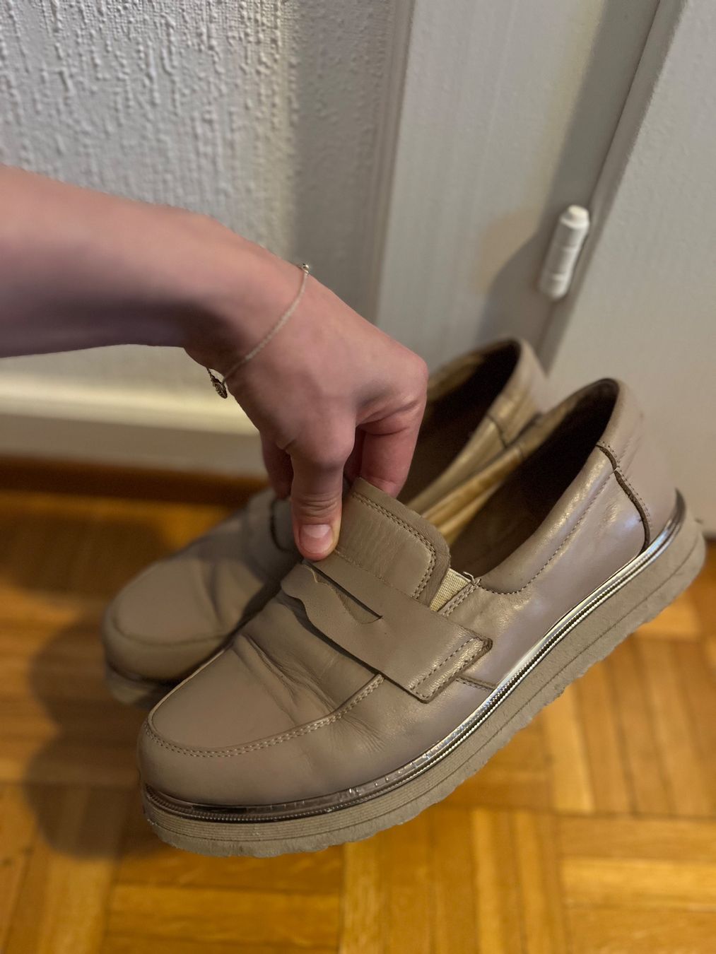 Scarpe da donna: mocassins loafers – Usato da L'Orient venduto da var_ly9m 2