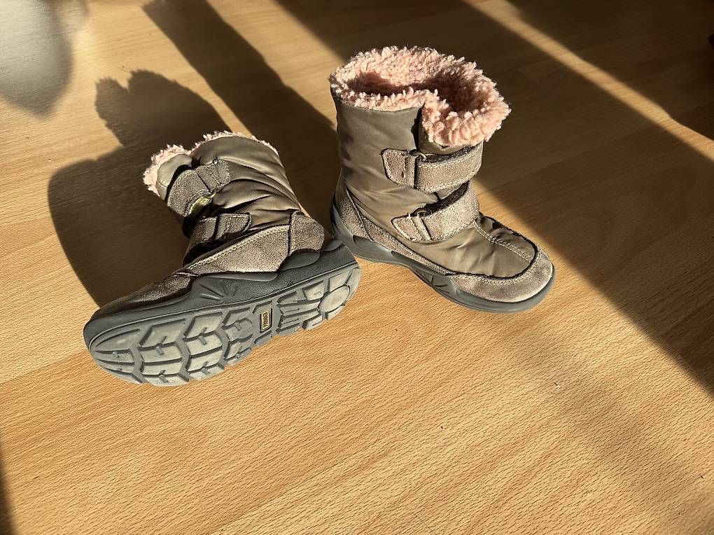 Schuhe für Mädchen: Primigi, Winterschuhe, Winterstiefel, Goretex, Gr. 26 – Gebraucht aus Unterägeri von v_a_s6y8 2