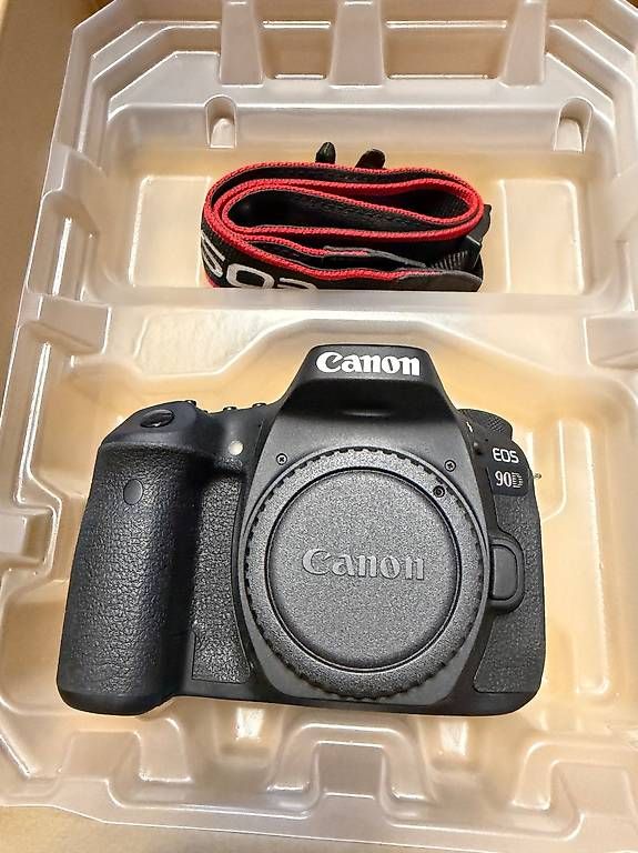 Canon Fotocamera: Canon EOS 90d Body – Usato da Bertschikon (Gossau ZH) venduto da swiss-bird