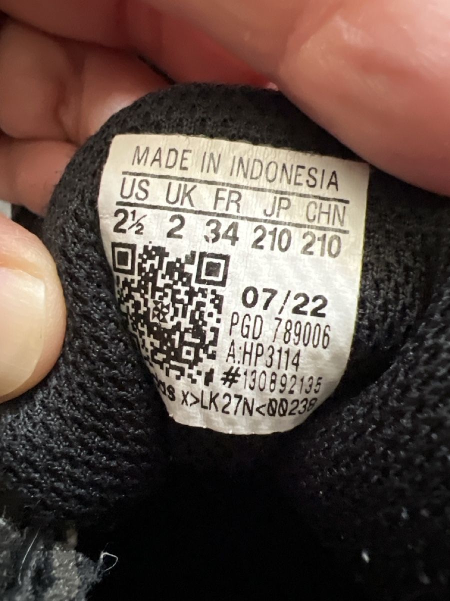 Adidas Chaussures garçon: Hallenschuhe Grösse 24 – D'occasion à Zufikon par luuuzi 2