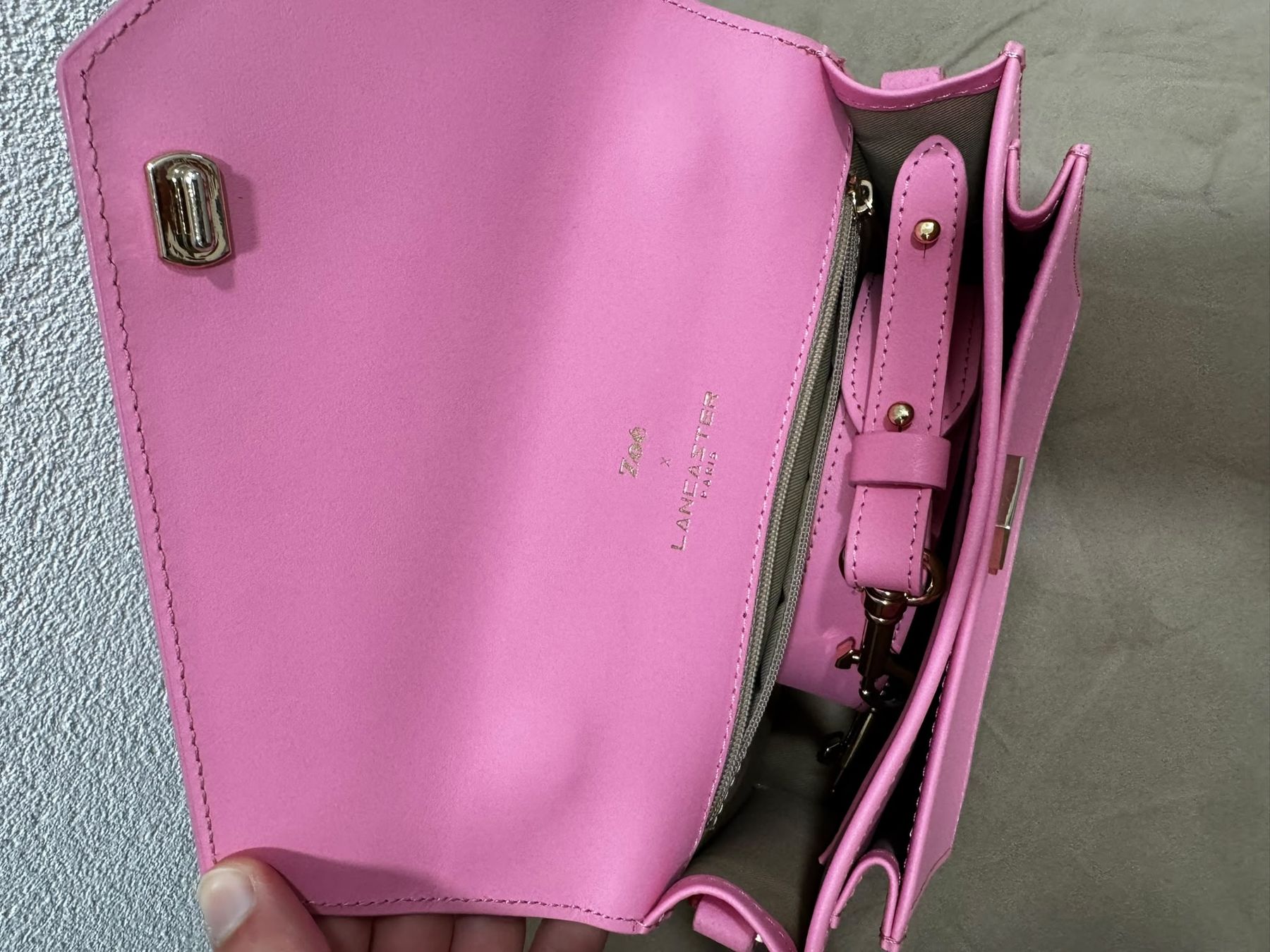 Autres vêtements & accessoires: Sac Lancaster Paris rose – D'occasion à Romanel-s-Lausanne par MarcioD01 3
